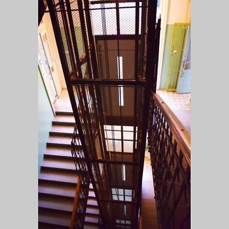 Cosy Apartment Just Next To Parliament Budapest Esterno foto
