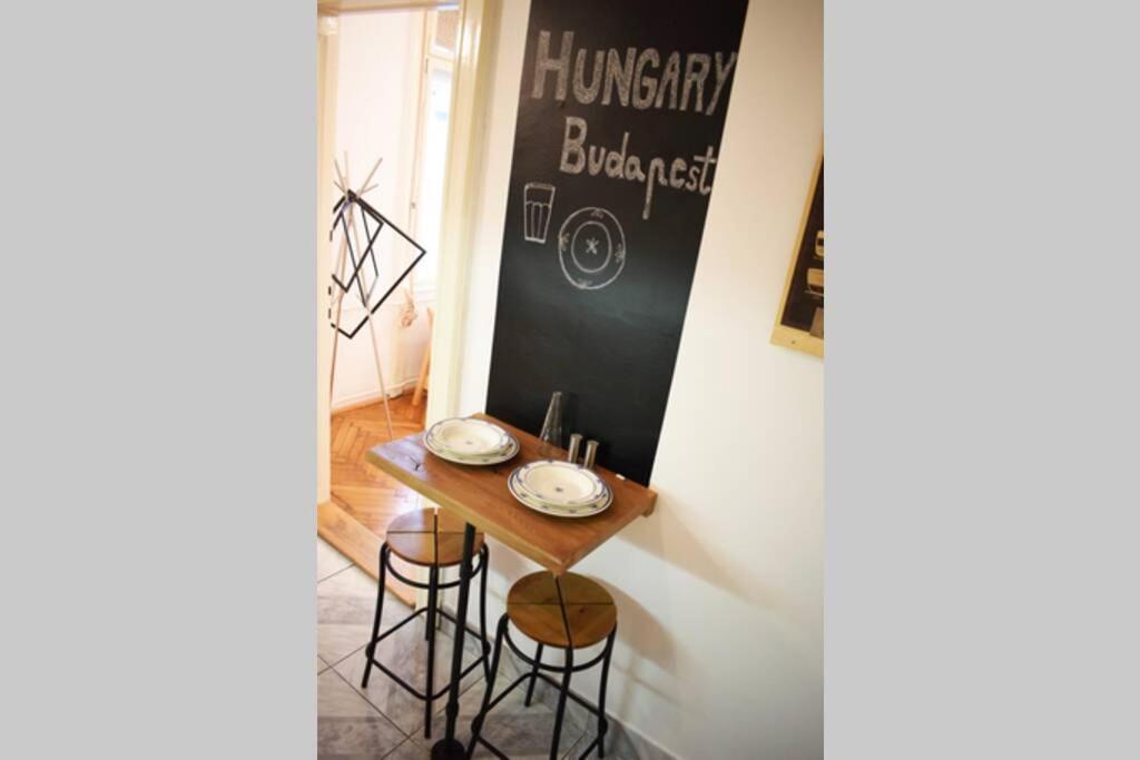 Cosy Apartment Just Next To Parliament Budapest Esterno foto